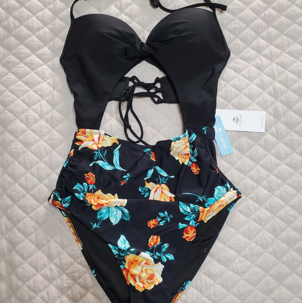 Cupshe Halter black floral swimsuit monokini